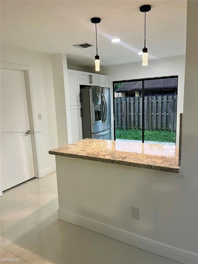 Building Photo - 3 br, 2 bath House - 6916 SW 127th Ct