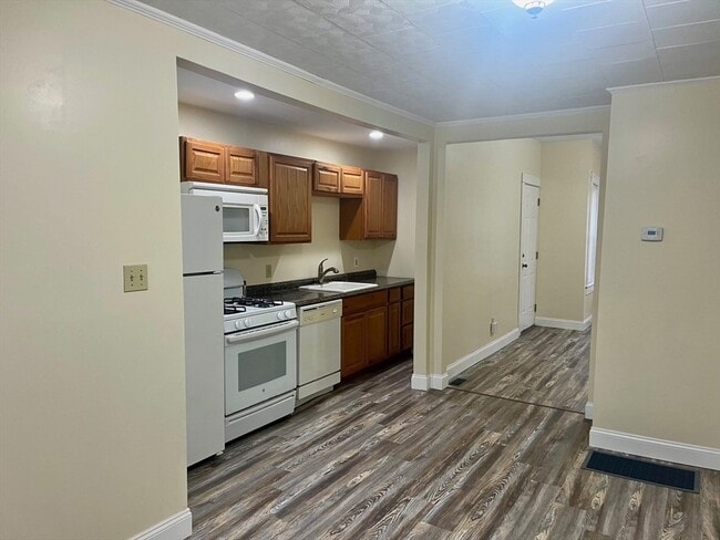 Foto del edificio - 233 Division St