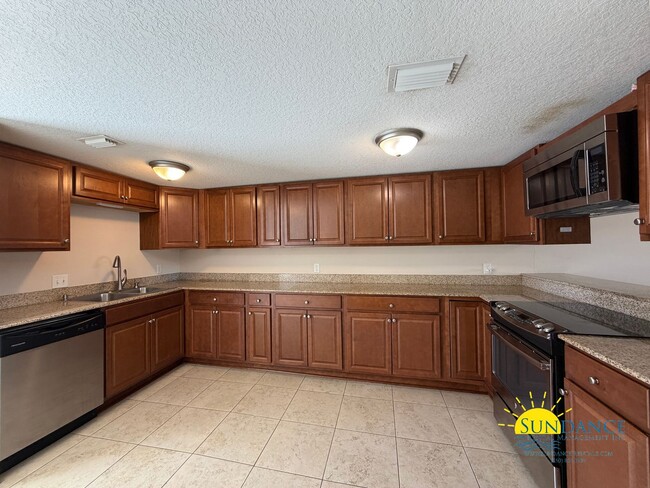 Foto del edificio - Lovely 2 Bedroom at Bonita Condos!- Waterfont!