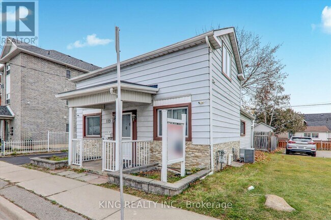 Building Photo - 119 Celina St