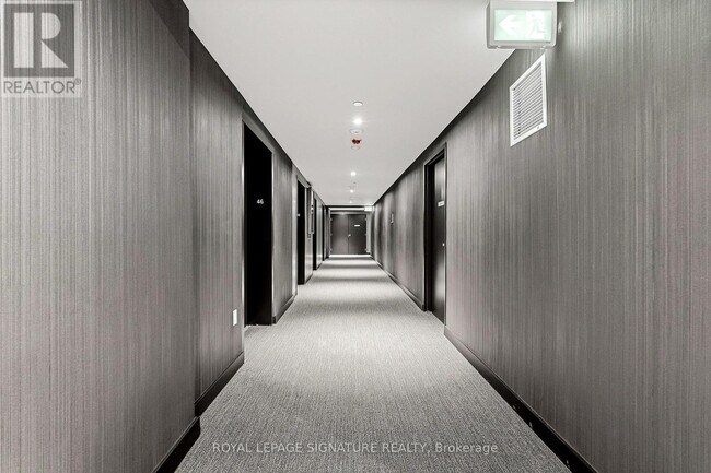 Photo du bâtiment - 448 Burnhamthorpe Rd W