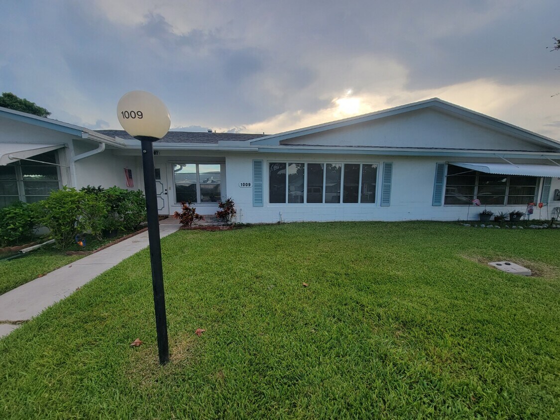 1009 NW 88th Ave Unit 1009 NW 88 Ave, Plantation, FL 33322 Condo for