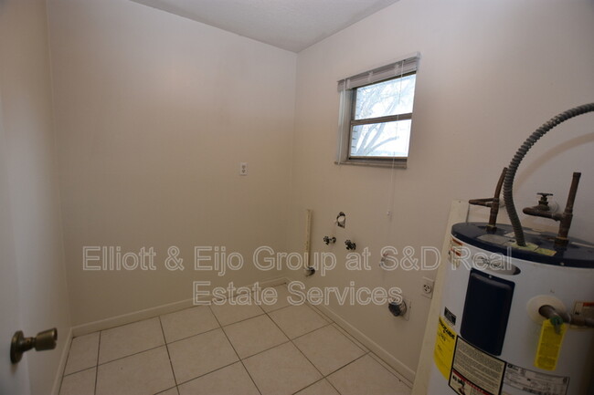 Foto del edificio - 3110 Ellis Ave