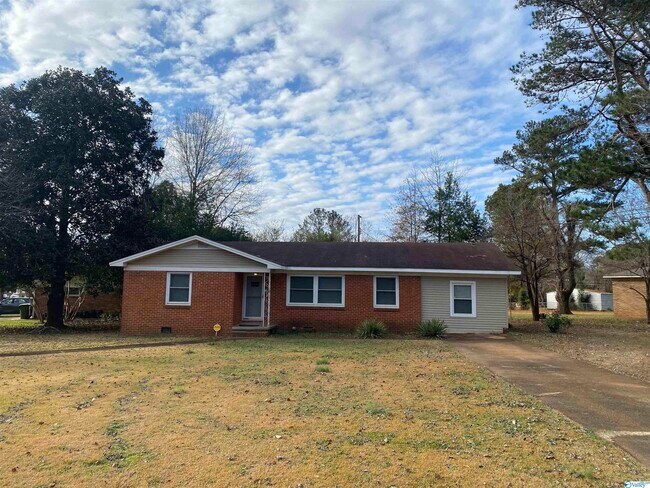 Building Photo - 1515 Clubview Dr NW