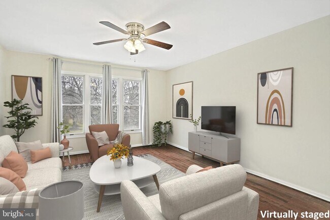 Foto del edificio - 9216 Burley Ln