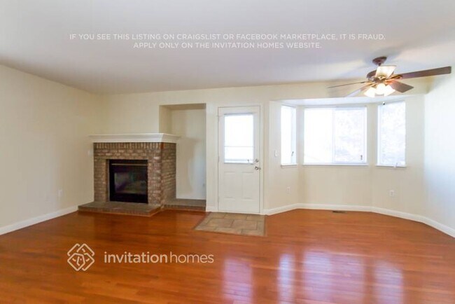 Foto del edificio - 4992 N Silverlace Dr