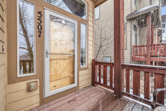 Building Photo - Bear Hollow Townhome - **$1000 off 1st mon...