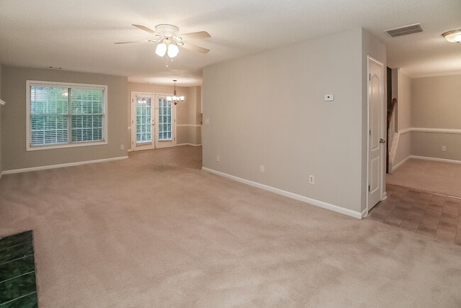 Foto del edificio - 4045 Lindsey Ln