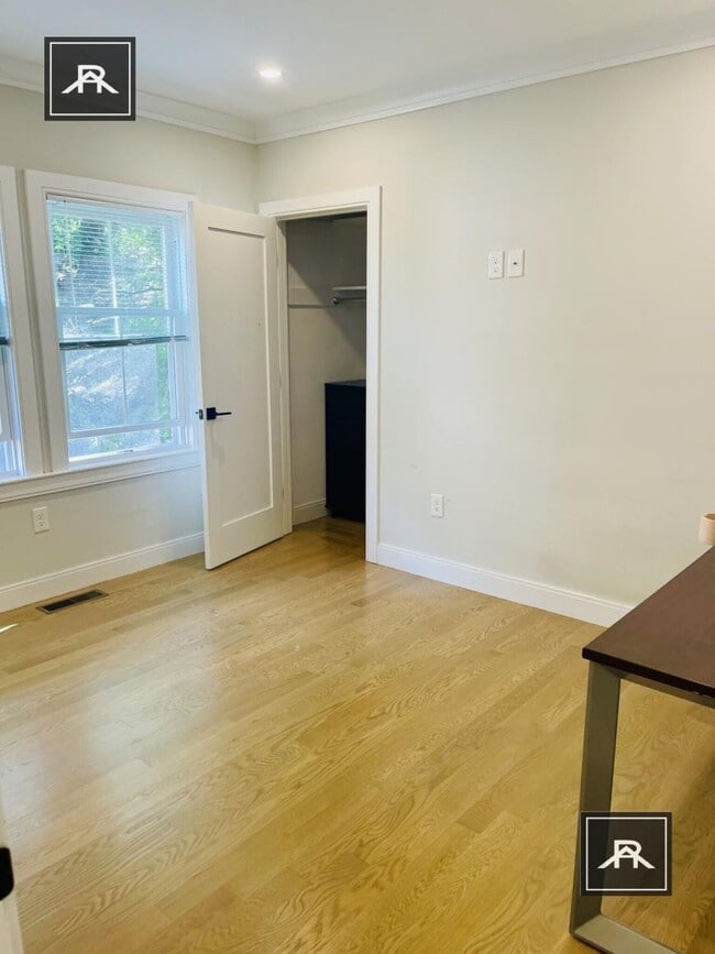 Building Photo - 4 bedroom in Allston MA 02134