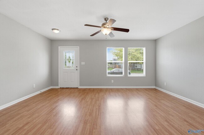 Foto del edificio - 3262 Lakeland Dr SW