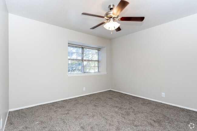 2BR,1.5BA-1100SF - Northridge Villas