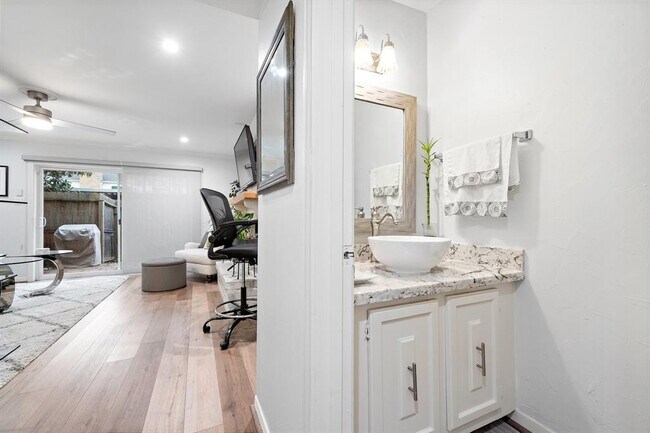 Foto del edificio - 10333 Longmont Dr