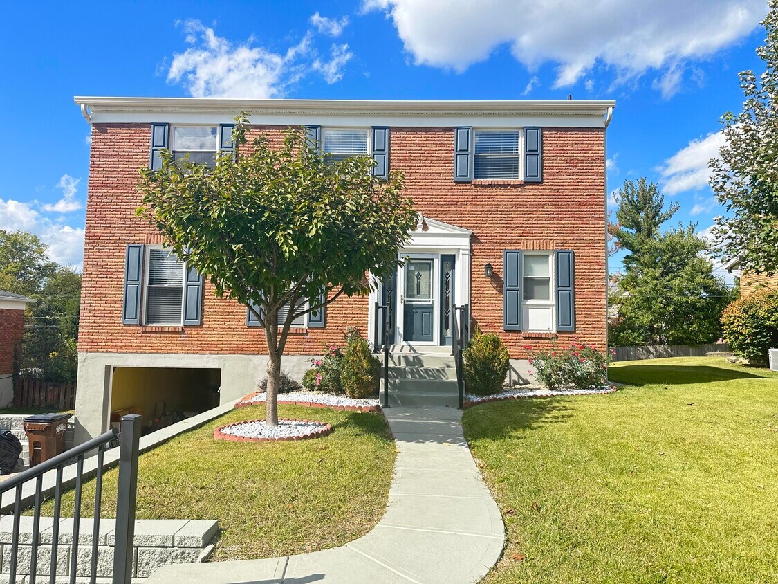 Primary Photo - 2910 Campus Dr