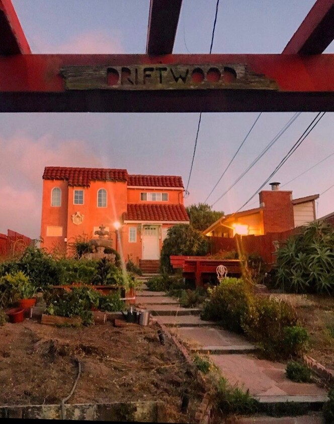 Primary Photo - 3333 Quintara St