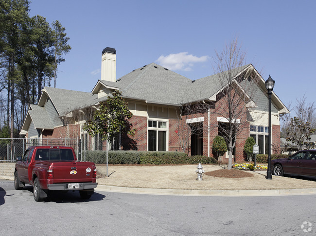 Building Photo - Constitution Apartments