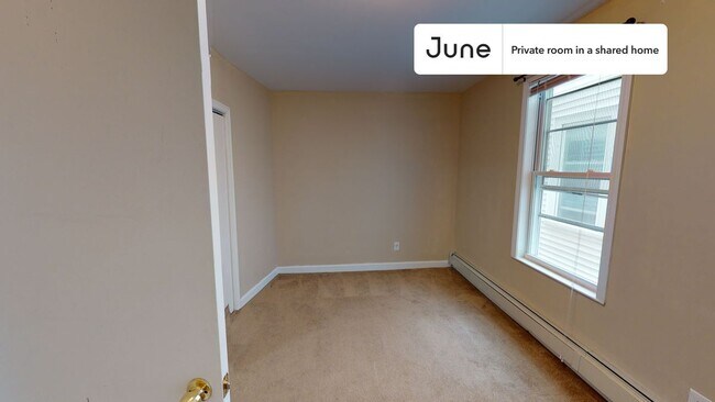 Foto del edificio - Room in Shared 3 bed/1 bath home