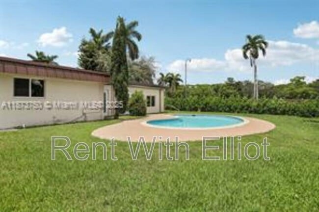 Foto del edificio - 20 W Tropical Way