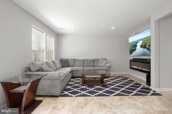Building Photo - 9364 Paragon Way