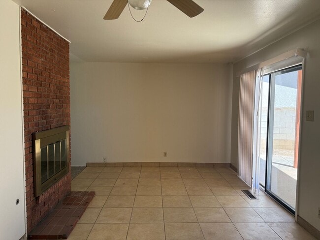Building Photo - 1404 Gretta St NE