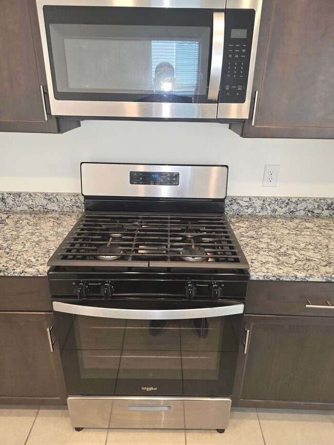 Foto del edificio - Freshly updated 3 bedroom/ 2 bath Home