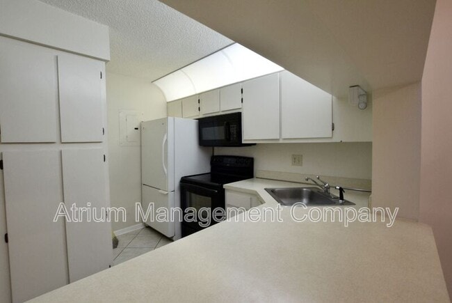 Building Photo - 8215-33 Sun Spring Cir