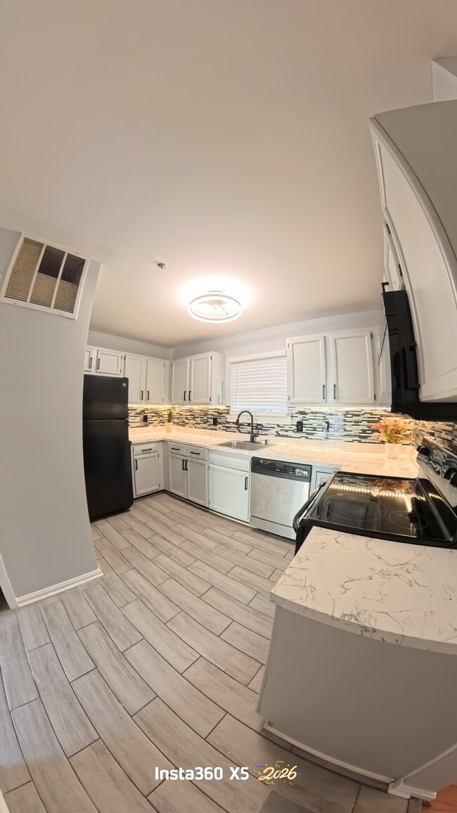 Foto del edificio - 818 Rachel Ct