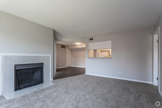 2BR, 2BA - 936SF - The Poplar - Willow Tree Apartments