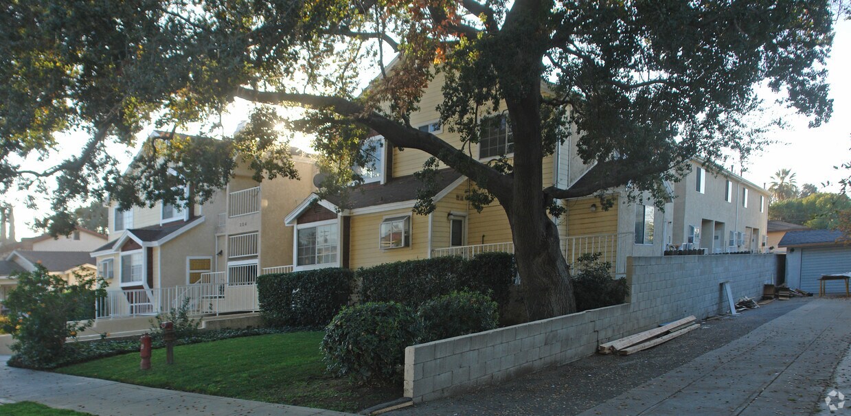Foto del edificio - 224 E Dexter St