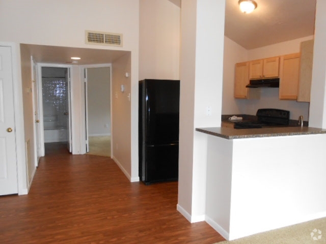 Kitchen - Rosemeade Apartments