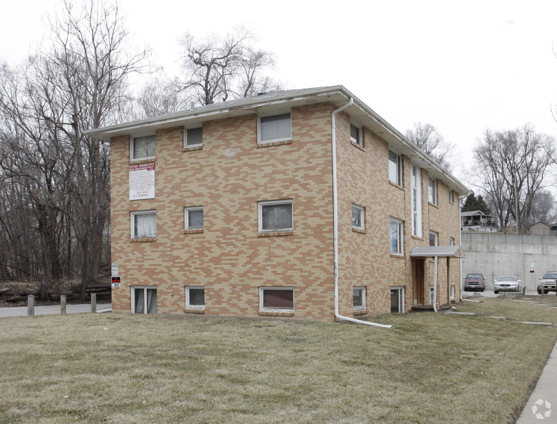 Primary Photo - Tiffany Square Apartments