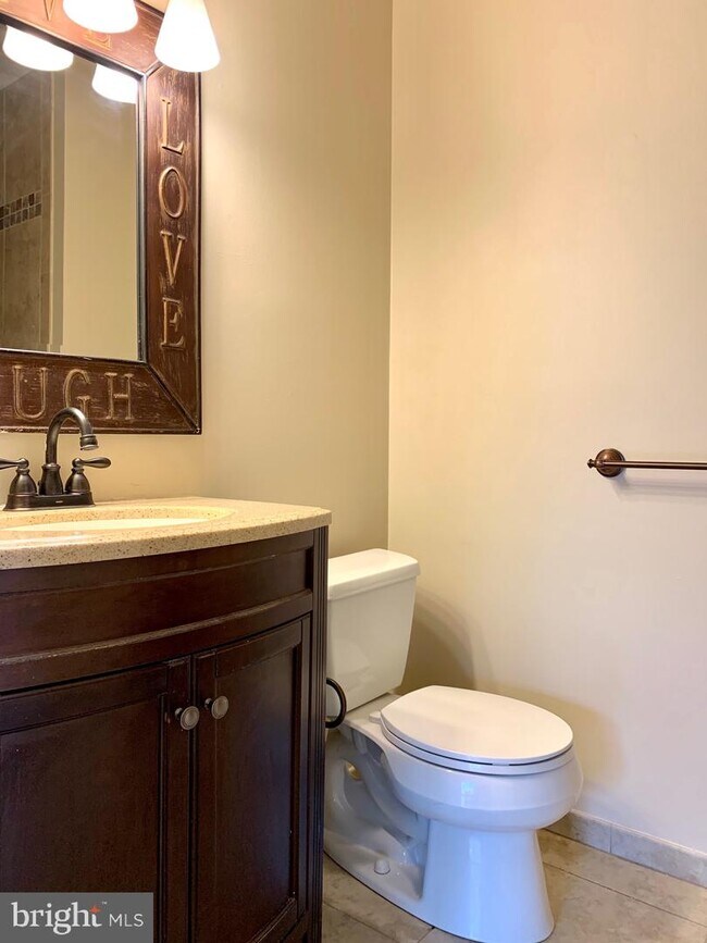 Building Photo - 92 Basswood Ct