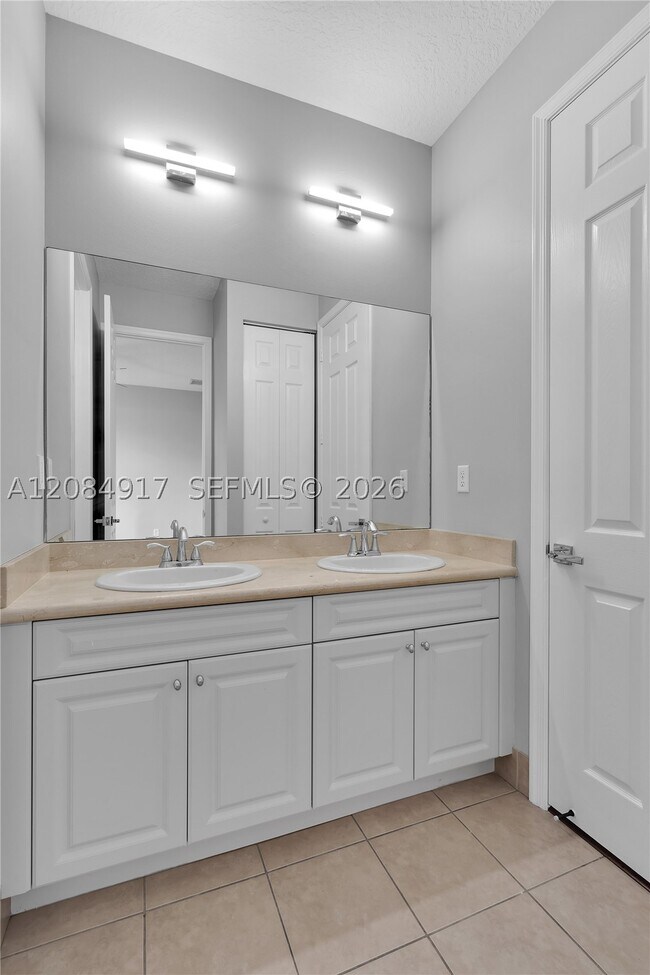 Foto del edificio - 8503 NW 41 St