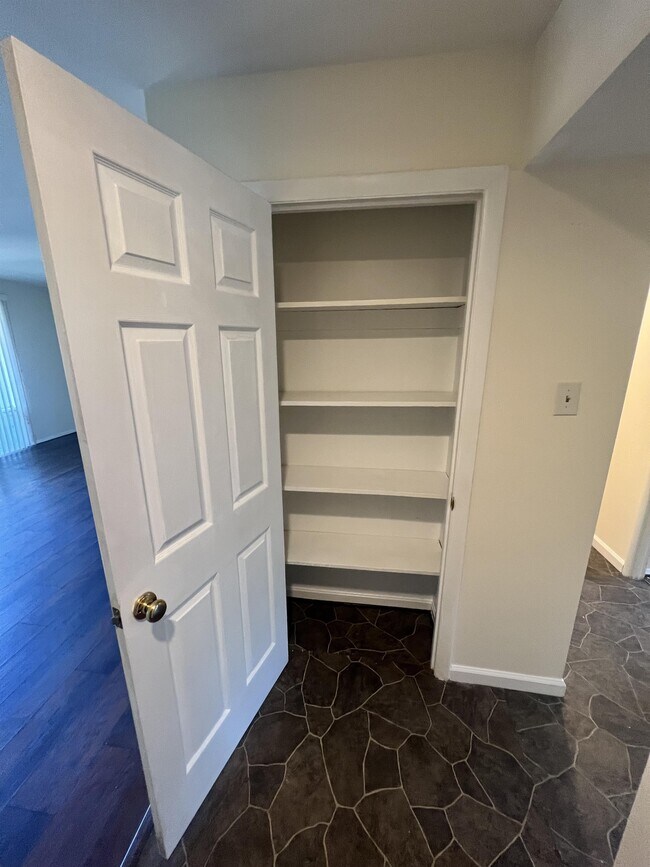 Building Photo - 7244 Donnell Pl