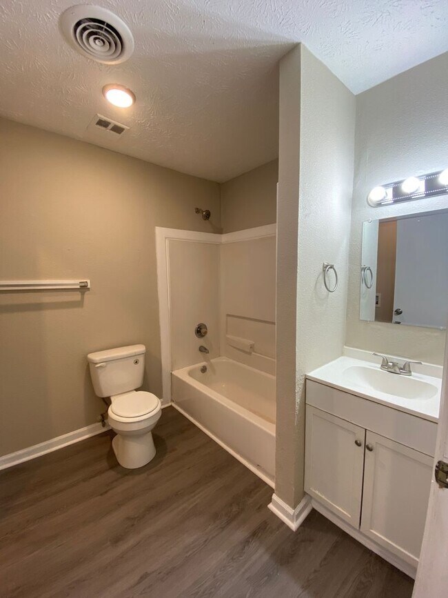 Foto del edificio - 1735/1737 Cedar Shoals Dr