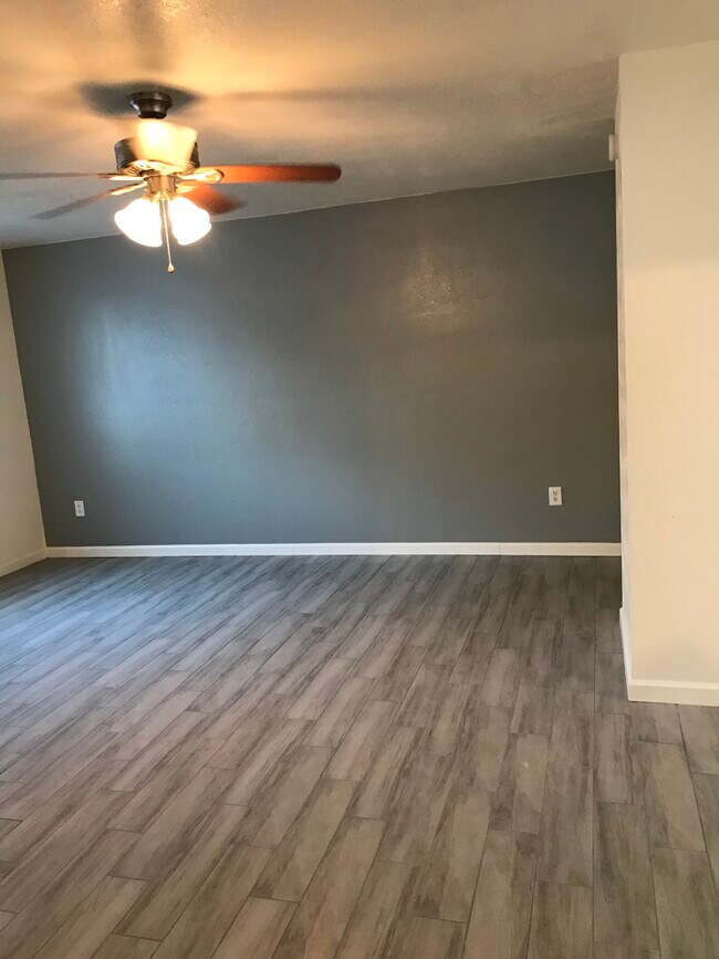 Foto del edificio - 3302 W Loma Ln