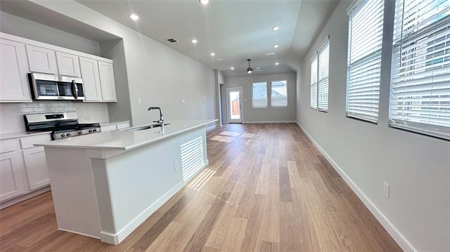 Building Photo - 4011 Sandstone Dr