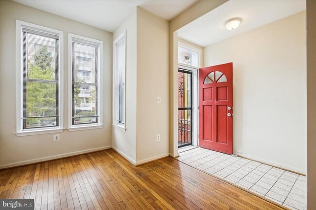 Building Photo - 2025 11th St NW