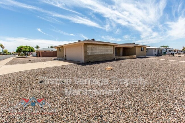 Building Photo - 5927 E Dodge St