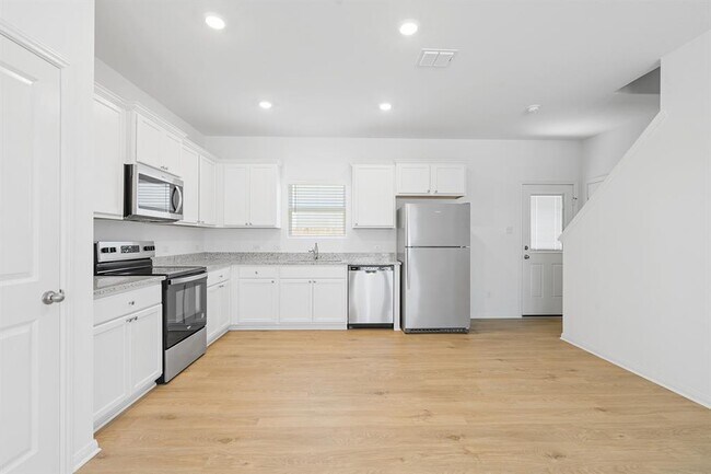 Building Photo - 101 Desert Hare Dr