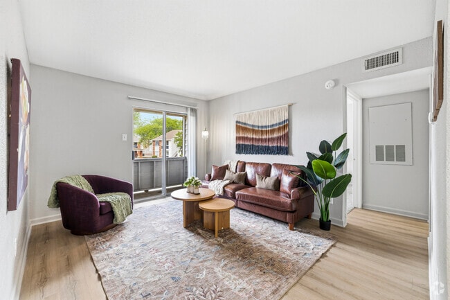 Interior Photo - Arise Riverside Ranch