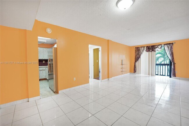 Foto del edificio - 6701 NW 169th St