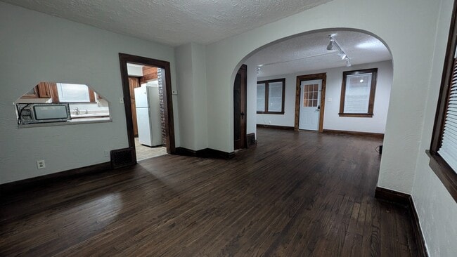 Building Photo - Newly Renovated 3-Bedroom Apartment in Mic...