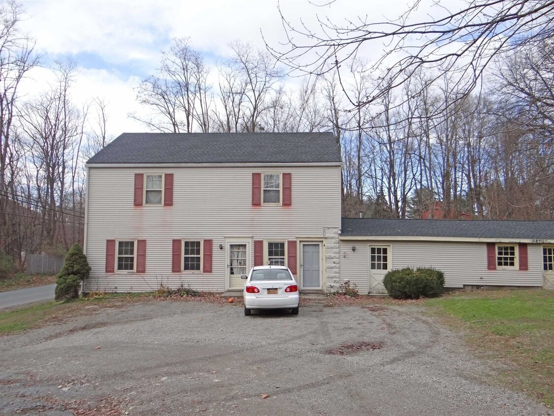 32 Stanford Rd, Millbrook, NY 12545 Room for Rent in Millbrook, NY