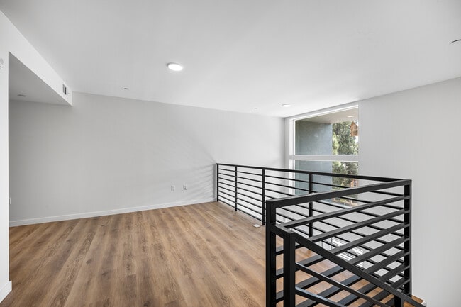Building Photo - 6363 Tyrone Ave