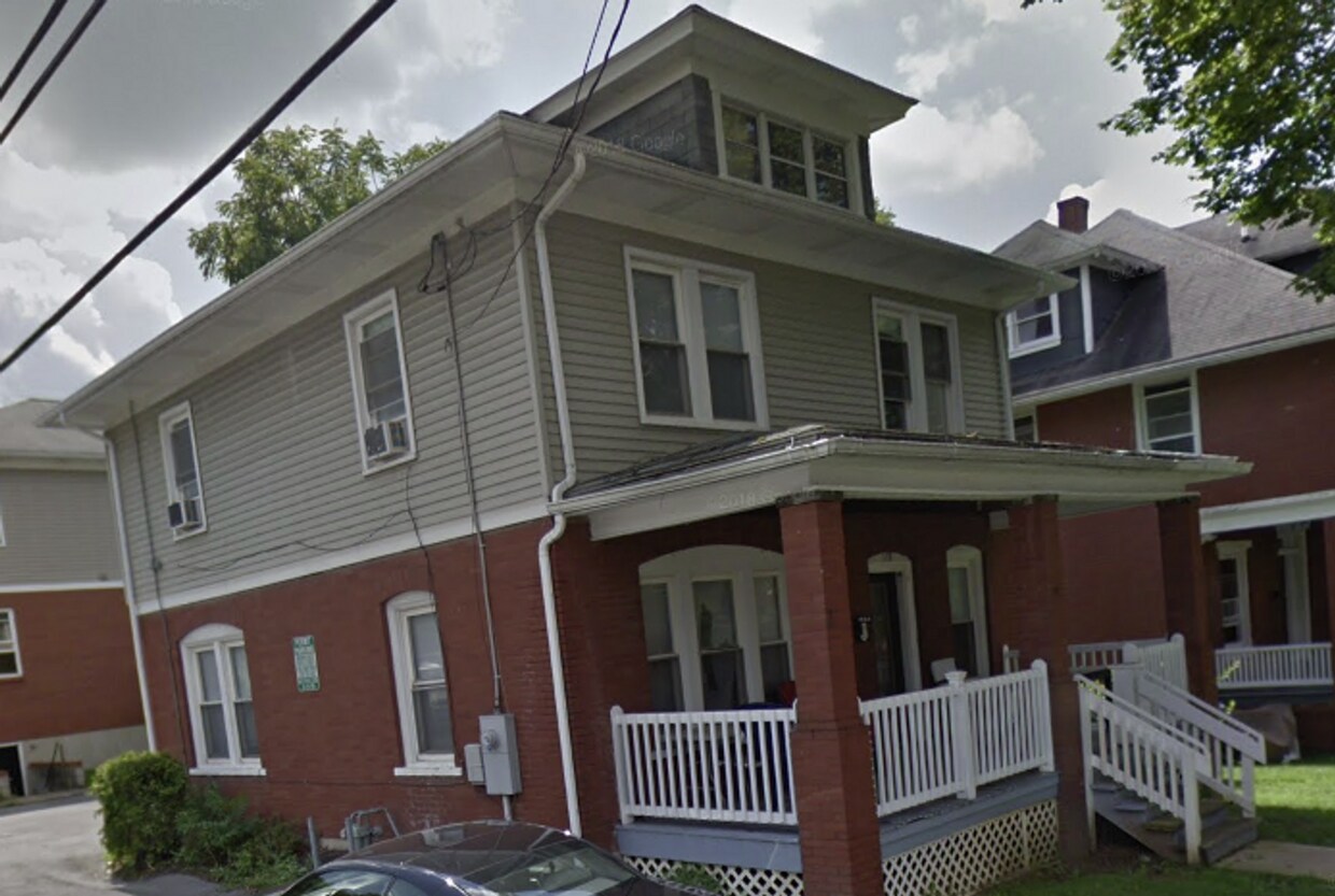 Foto del edificio - Nittany Avenue, West-118