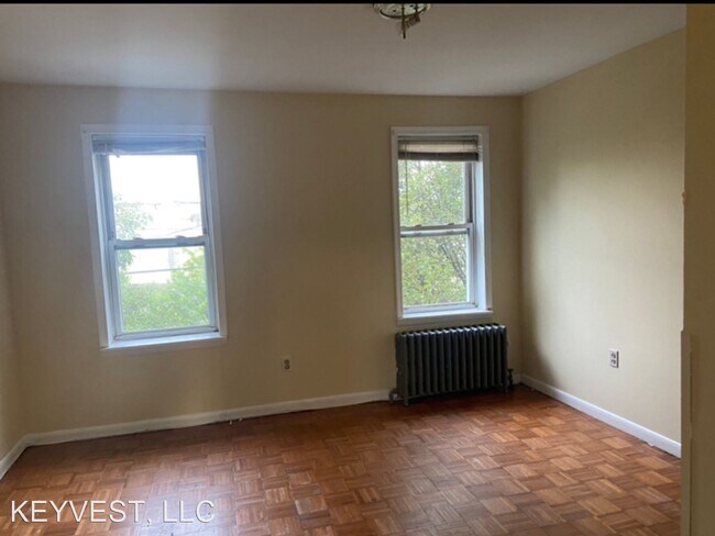 Building Photo - 2 br, 1.5 bath House - 548 South 4th St