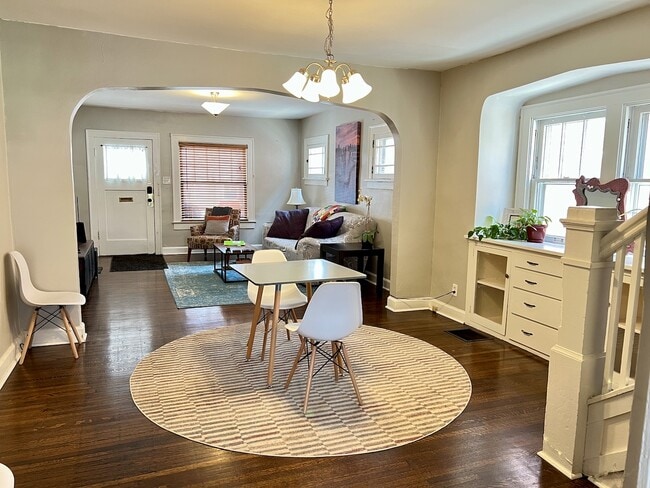 Living / dining room - 232 E 10th St