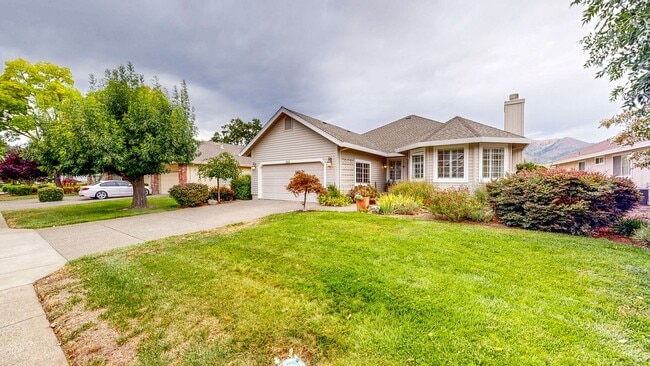 Building Photo - 7971 Oakmont Dr