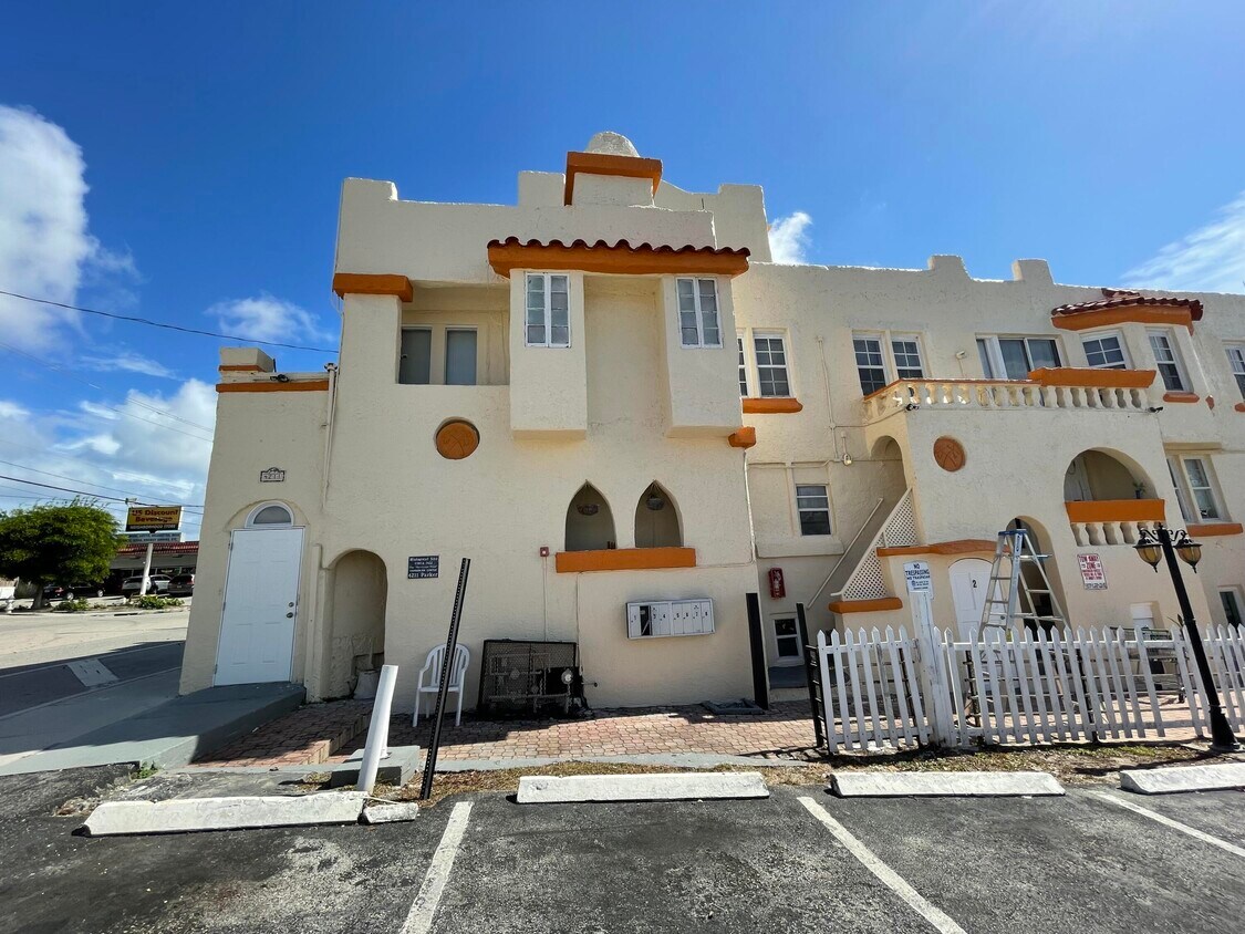 Foto principal - 4211 Parker Ave