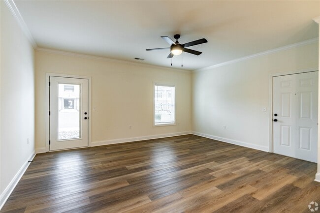 Building Photo - 8573 S Park Dr